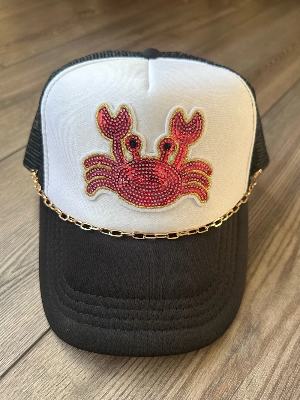 Handmade Coastal Crab Trucker Hat – Sparkly Beach Vibes 🦀✨ - Picture 1 of 4